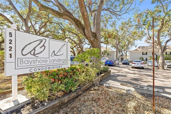 Building Photo - 5221 Bayshore Blvd