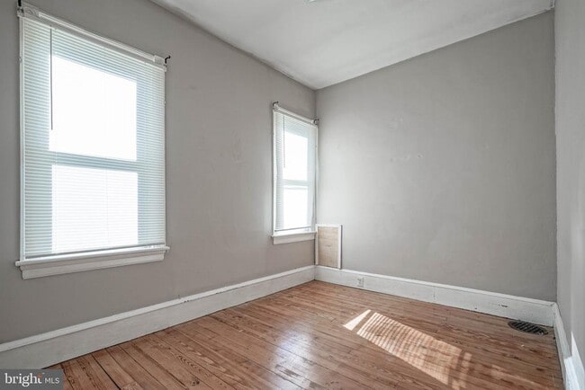 Building Photo - 37 Carroll Ave