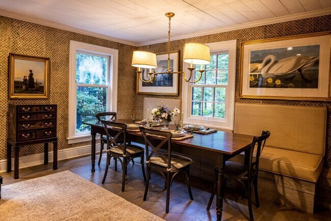 Building Photo - Exquisite home in Fox Chapel