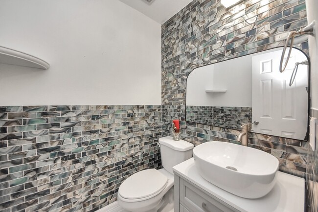 Building Photo - 18315 Brenwood Menor Dr