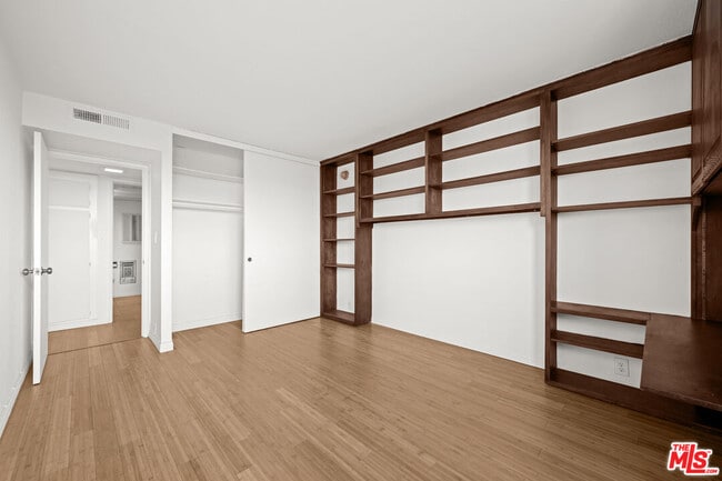 Building Photo - 10535 Wilshire Blvd