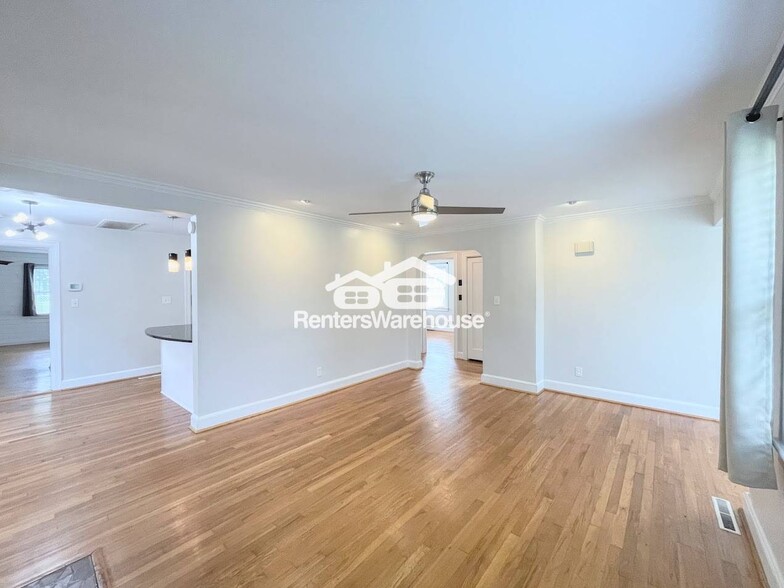Building Photo - 164 Forsythe St
