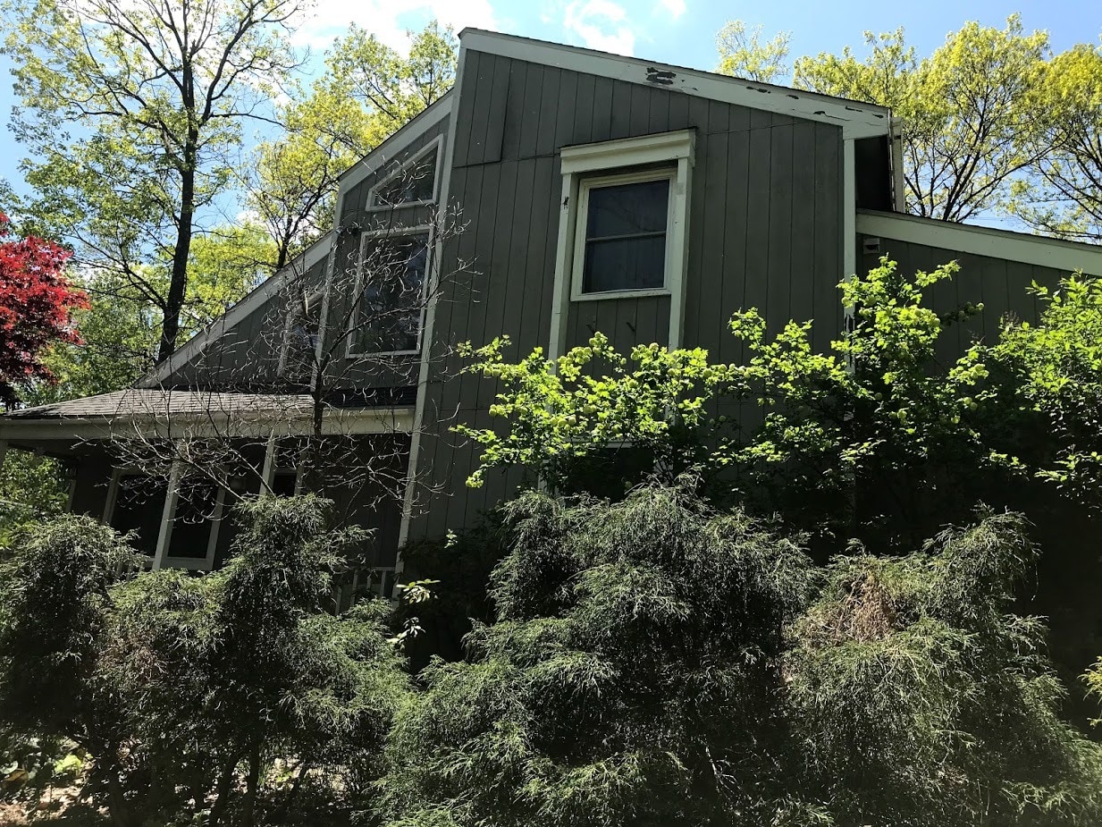 Building Photo - 10 Candlewood Ln