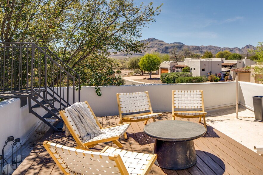 Building Photo - 42 Calle Maria Elena