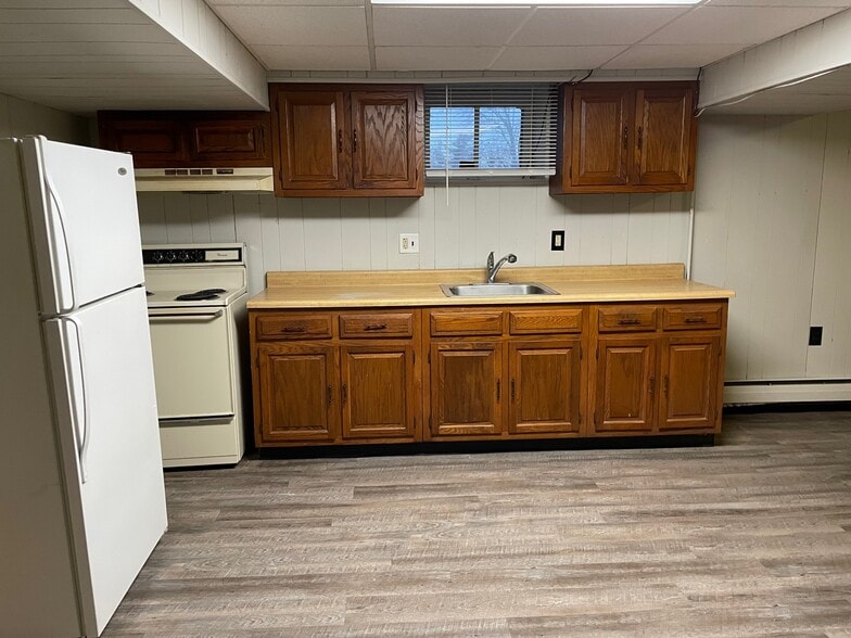 Building Photo - 34130 Utica Rd