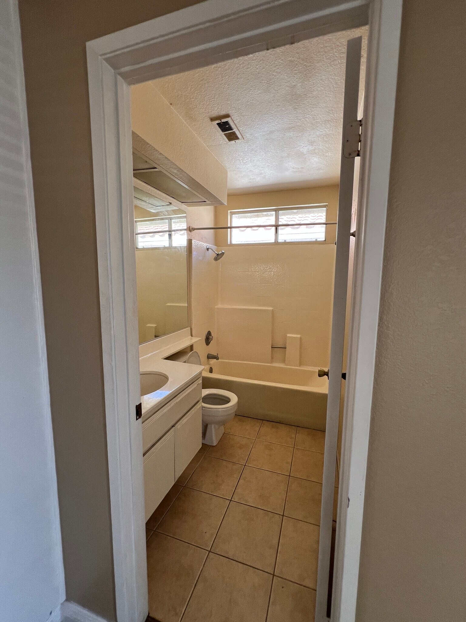 Building Photo - 10484 Agate Ave