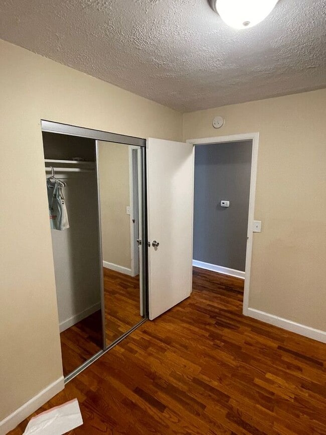 Building Photo - 2223 Humphrey St