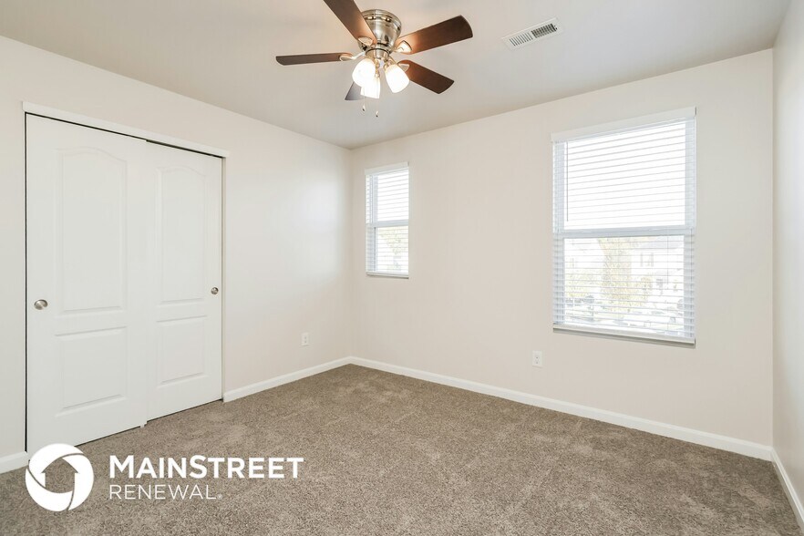 Building Photo - 6797 Brittany Oak Dr