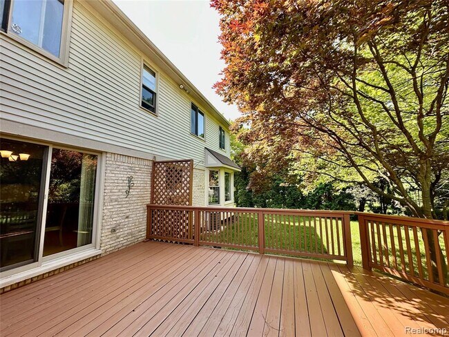 Building Photo - 24397 Venice Dr