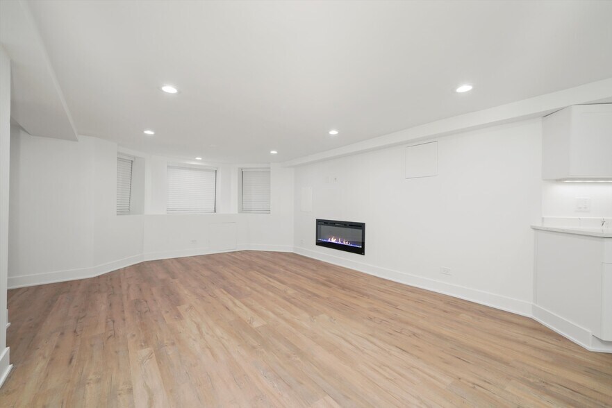 Building Photo - 2613 N Fairfield Ave