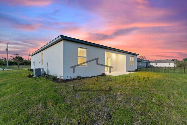 Building Photo - Deposit-Free! Modern, energy efficient hom...