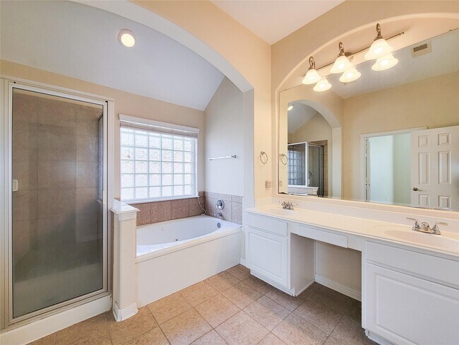 Building Photo - 25219 Piney Heights Ln