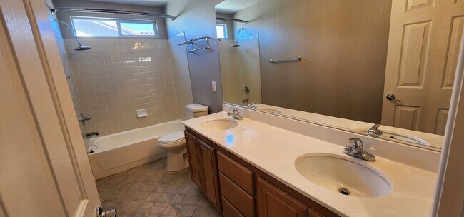Building Photo - Lone Mountain Heights Luxury Living! 1st-m...