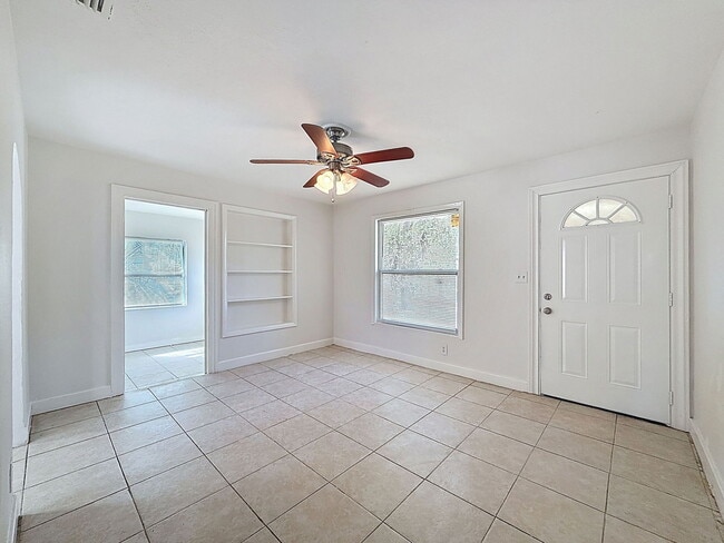 Building Photo - 1844 27th St S