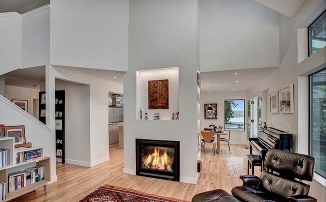 Building Photo - 8315 NE Juanita Dr