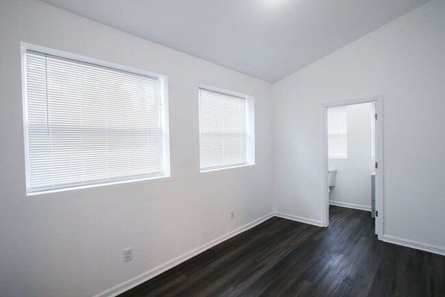 Building Photo - Spacious 4 Bedroom, 2.5 Bath Home in Savannah, GA
