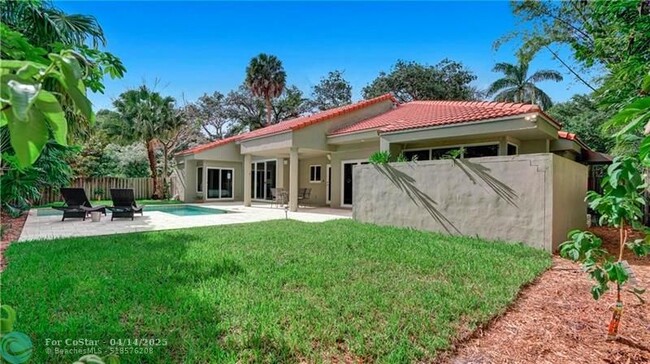 Building Photo - 2500 SW 21st St