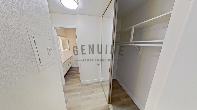 Building Photo - Remodeled 2Bd 2Ba Condo in Newport