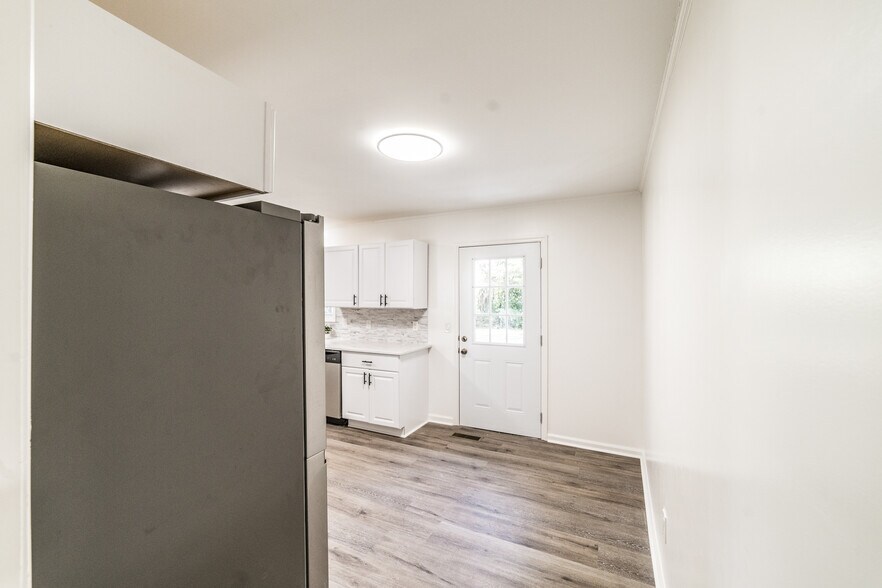 Building Photo - 3610 Dawnwood Dr NW