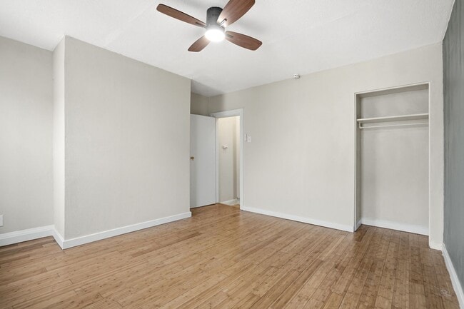 Building Photo - **Private Bloomfield 2BR Retreat – Walk to Liberty Ave, Steps from It All (15224)**