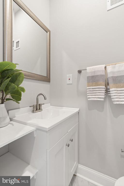 Building Photo - 2571 Coral St