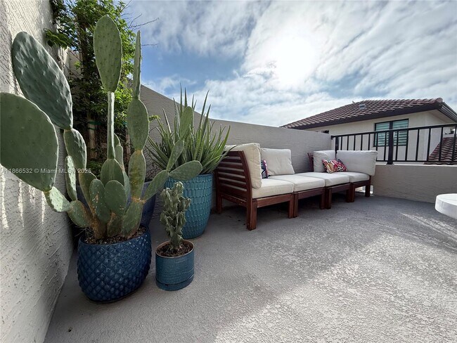 Building Photo - 4803 NW 83rd Ct
