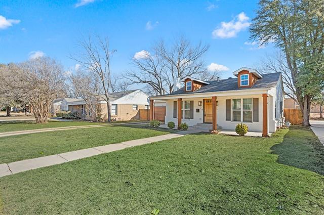 Building Photo - 3809 Carolyn Rd