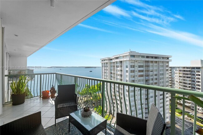 Building Photo - 1408 Brickell Bay Dr