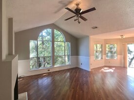 Building Photo - 709 Cypress Pointe St