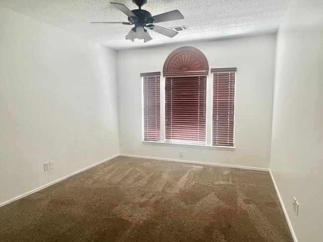 Building Photo - JUST LEASED!