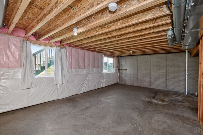 Building Photo - ALTOONA GEM!! 3 Bedroom, 2 Bathroom Home in Altoona!