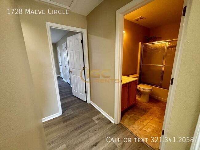 Building Photo - 1728 Maeve Cir