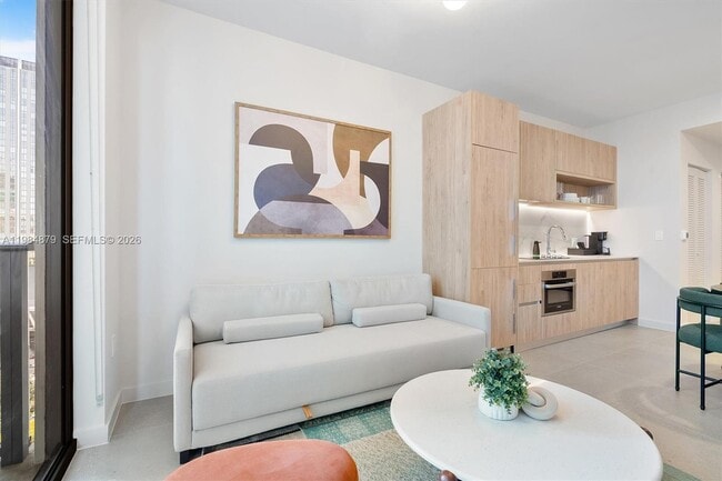 Building Photo - 11 NE 6th St