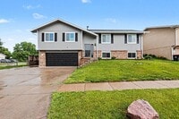 Building Photo - 5301 W Olympic Cir