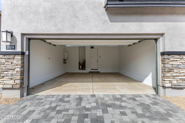 Building Photo - 21114 N 58th St