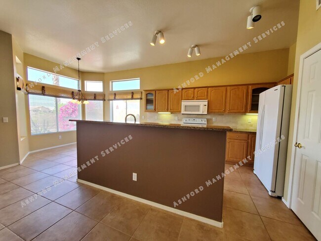 Building Photo - COYOTE LAKES BEAUTIFUL VIEW OF GOLF COURSE/NOT AGE RESTRICTED**NO TENANT FEES