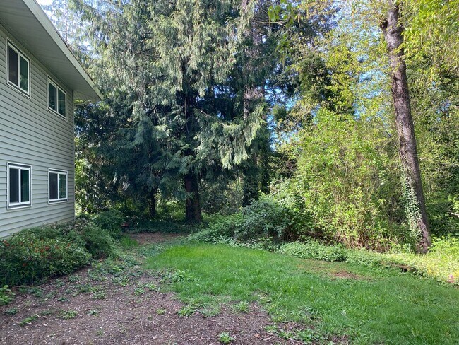 Building Photo - 075LincolnSt