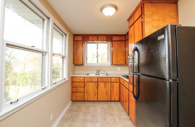 Building Photo - Lovely rental in Nashville with great views of the Cumberland River!  Coming Soon!