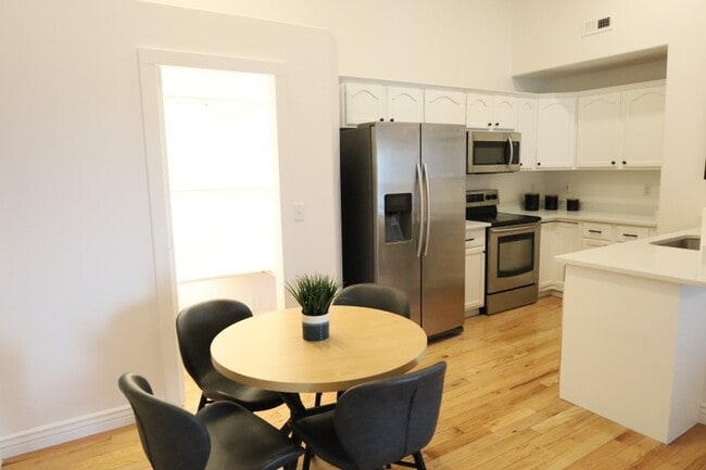 Building Photo - 208 S 1050 W