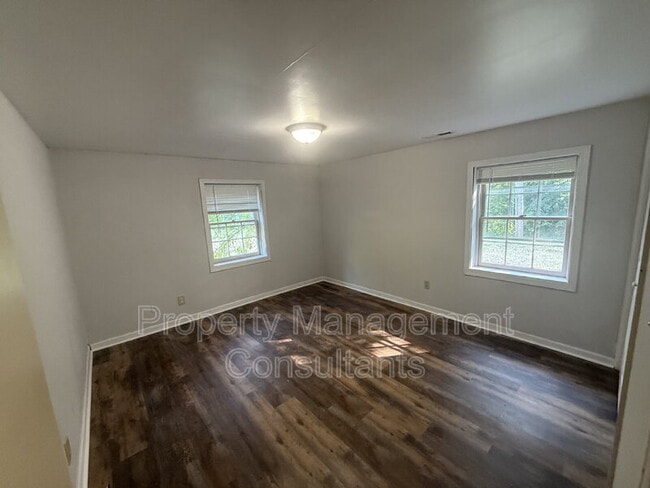 Building Photo - 2804 E 18th Ave