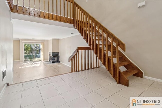 Building Photo - 10 Brookline Ct