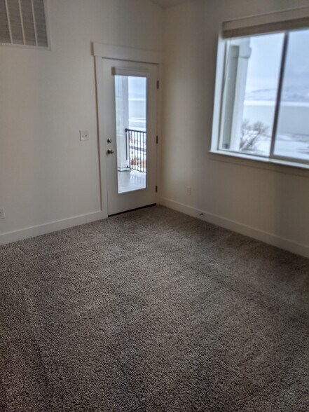 Building Photo - 368 W Serenity Ct