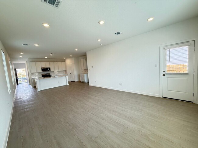 Building Photo - Brand New Lennar Home | 4 Bed | 3.5 Bath |...