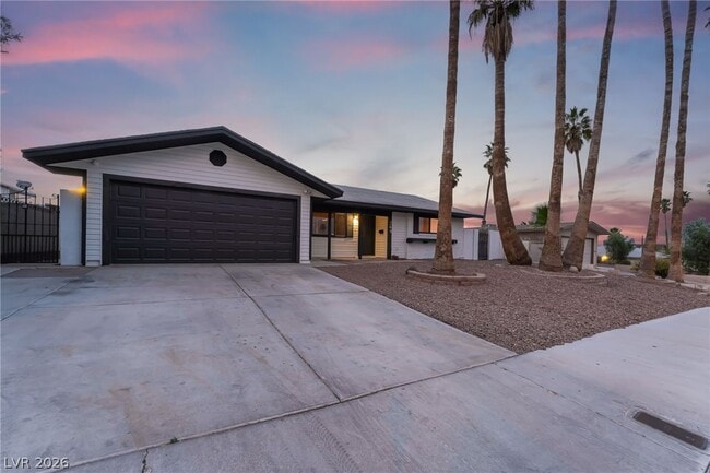 Building Photo - 3992 Chinchilla Ave