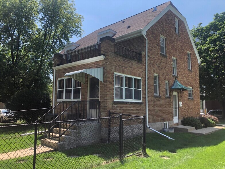 Building Photo - 1012 Erin St