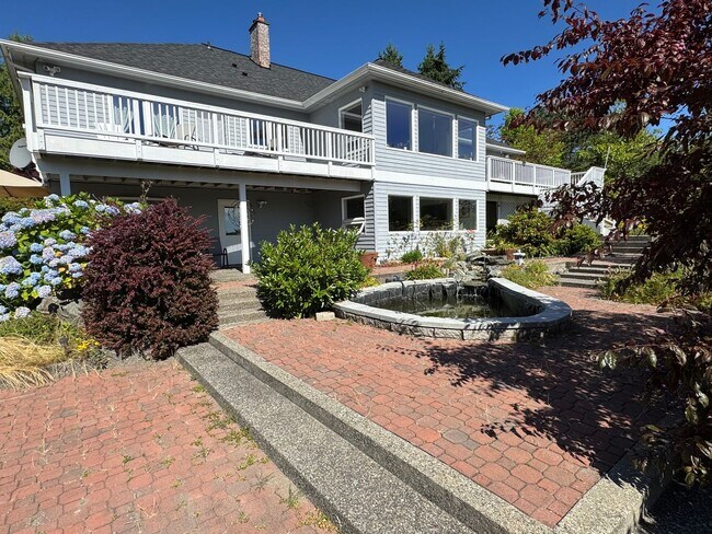 Building Photo - Fully Furnished ALL UTILITIES INCLUDED