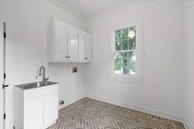 Building Photo - 1103 Centennial Dr