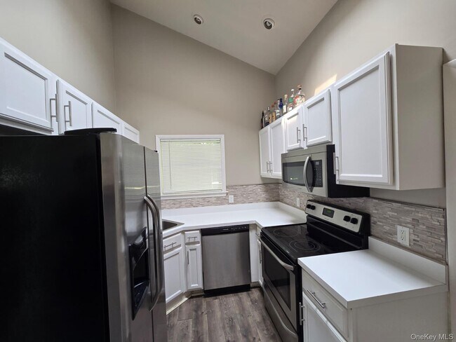 Building Photo - 25 Ruscitti Dr
