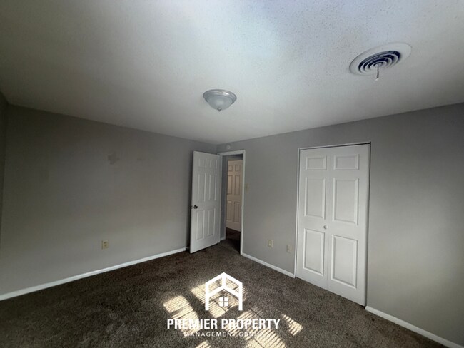 Building Photo - 7057 Catalpa Hill Cove