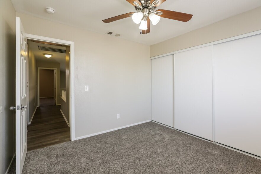 Building Photo - 1825 Klamath Falls Way